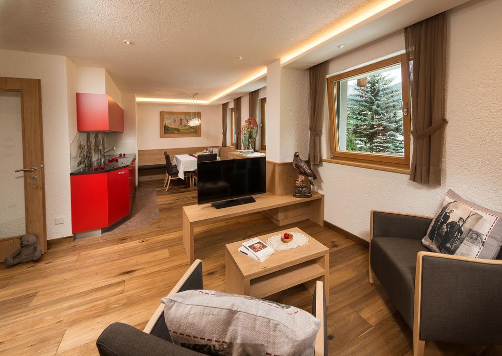 Alpin Sport Apart otel Urtijëi Oda fotoğraf